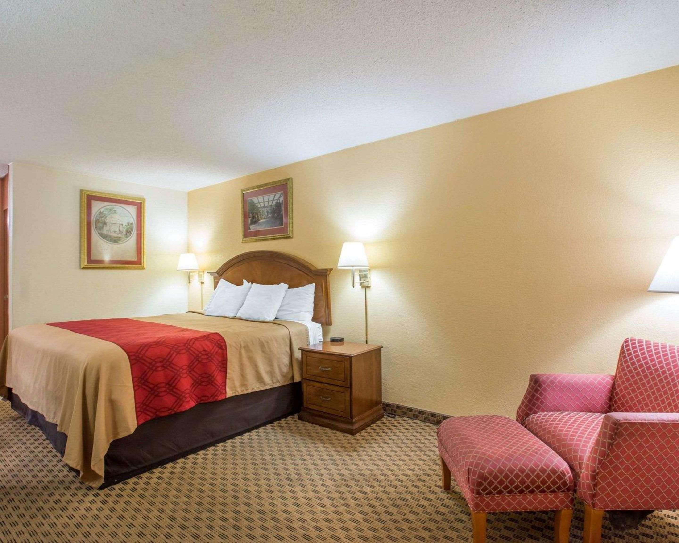 Econo Lodge Inn & Suites Macon Exterior foto