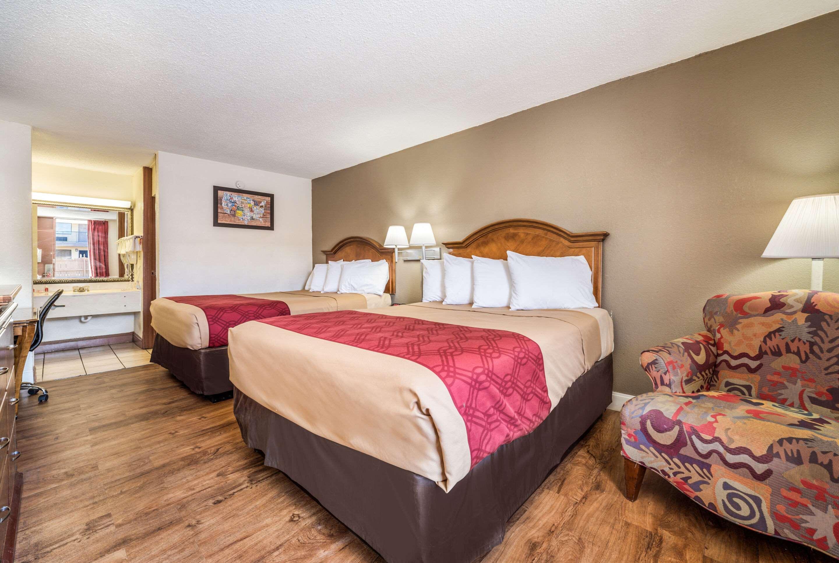 Econo Lodge Inn & Suites Macon Exterior foto