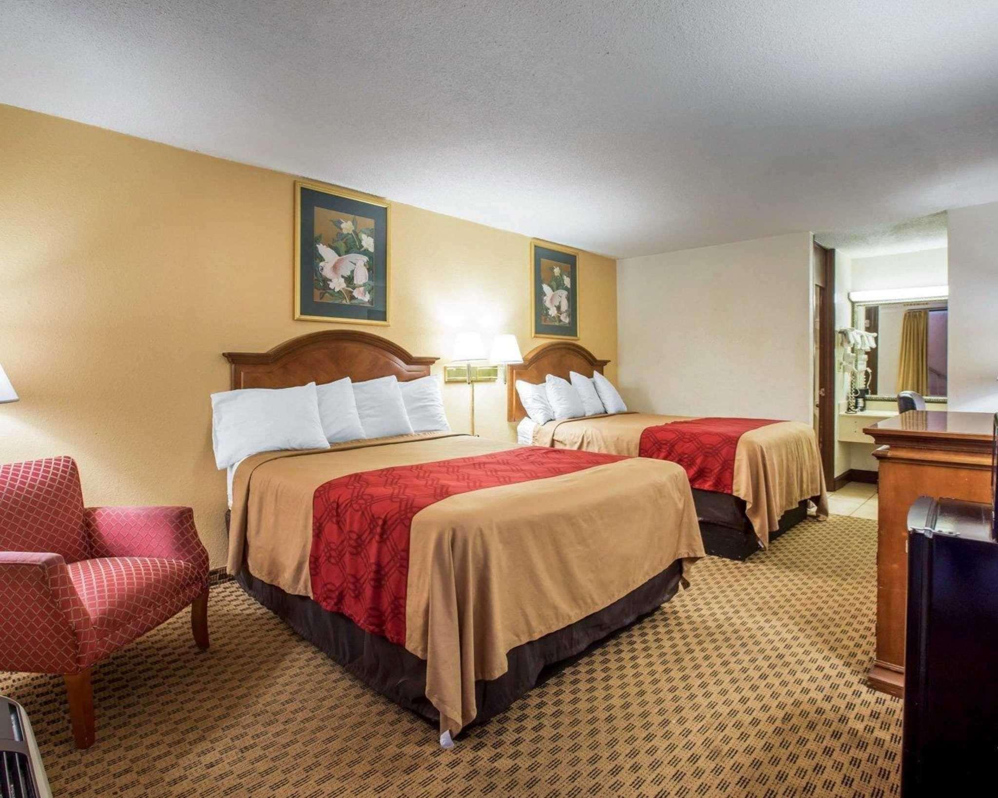 Econo Lodge Inn & Suites Macon Exterior foto