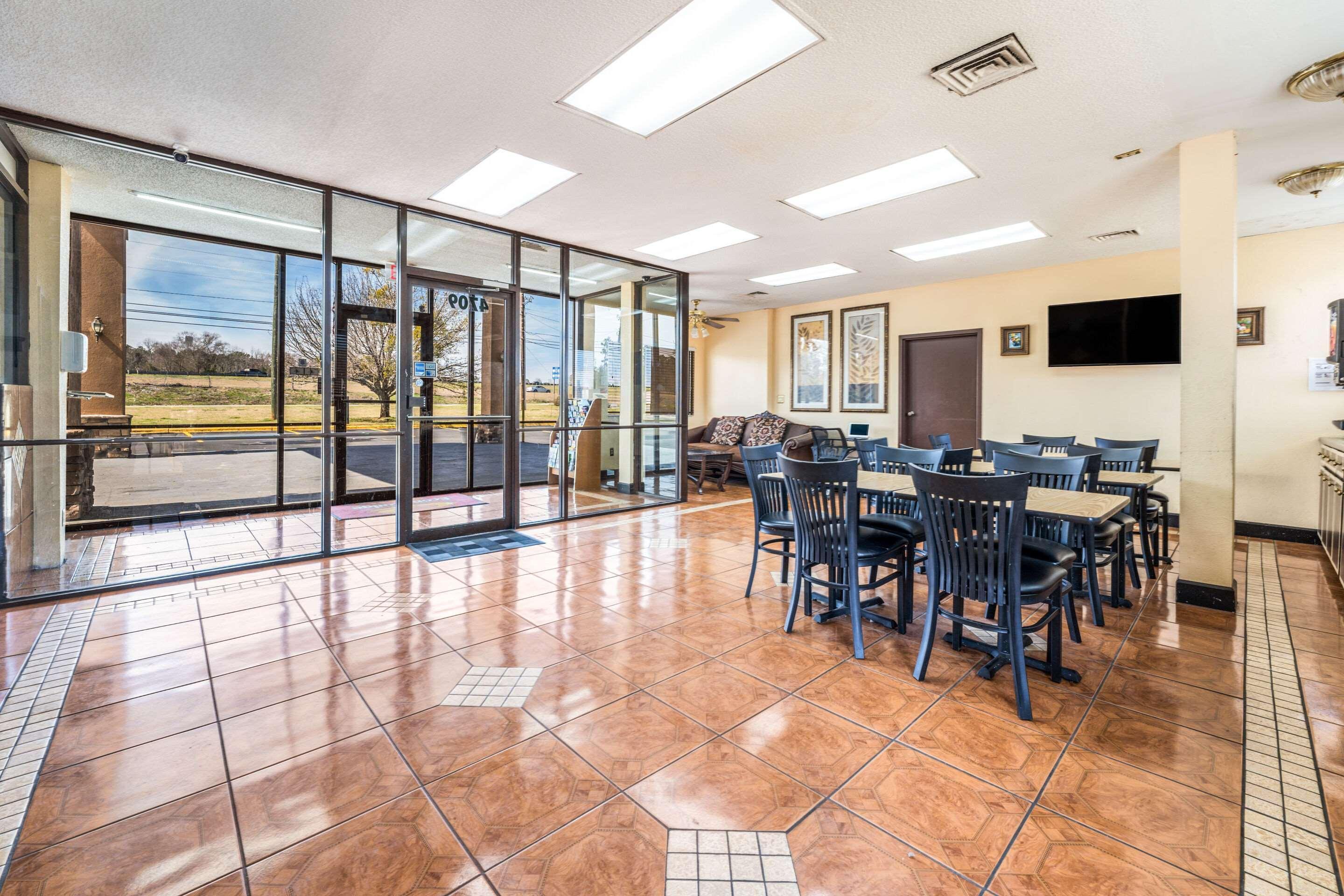 Econo Lodge Inn & Suites Macon Exterior foto